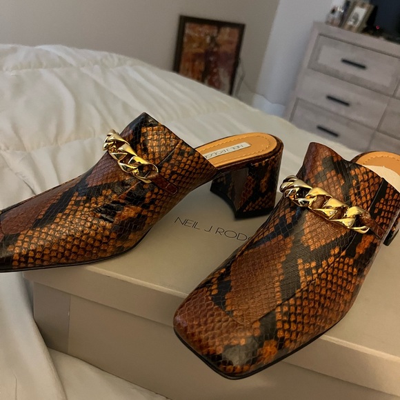 Mules Size 10 - Picture 2 of 2